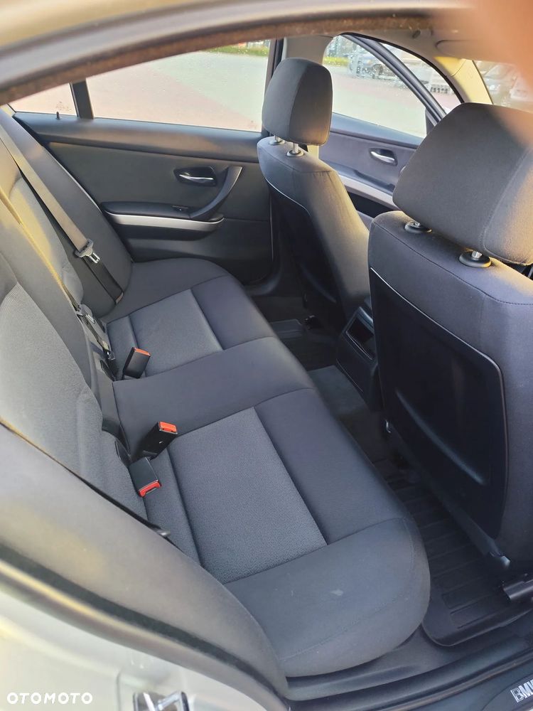 BMW Seria 3 318i - 7