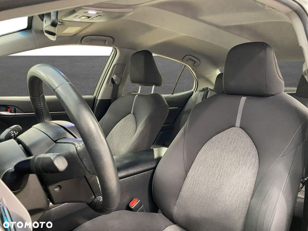 Toyota Camry - 11