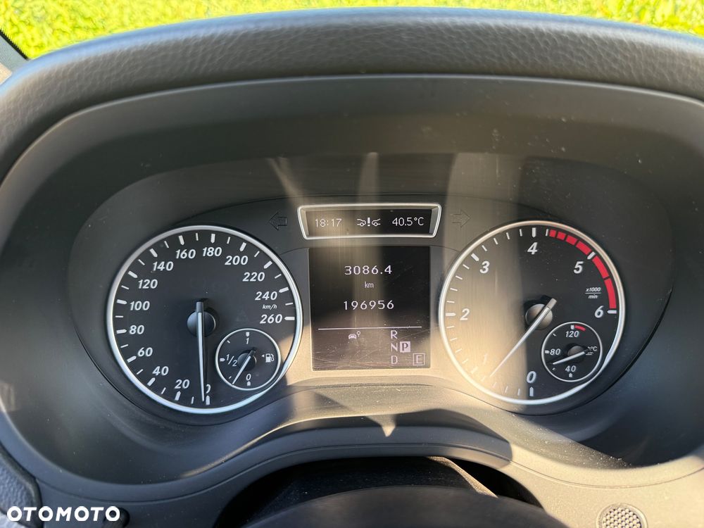 Mercedes-Benz Klasa B 180 CDI (BlueEFFICIENCY) 7G-DCT - 17