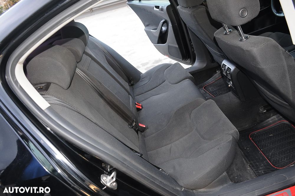Volkswagen Passat - 8
