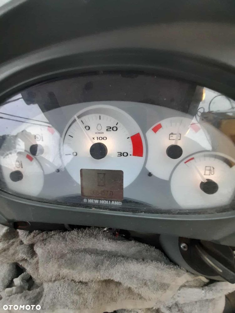 New Holland 115B - 8