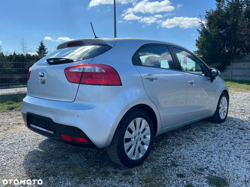 Kia Rio 1.2 Dream Team Edition - 35