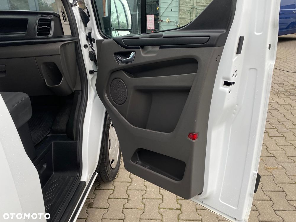 Ford TRANSIT CUSTOM - 17