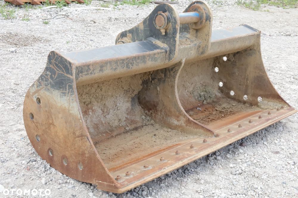 Łyżka skarpowa sztywna JCB fi 80 210 CM - 7
