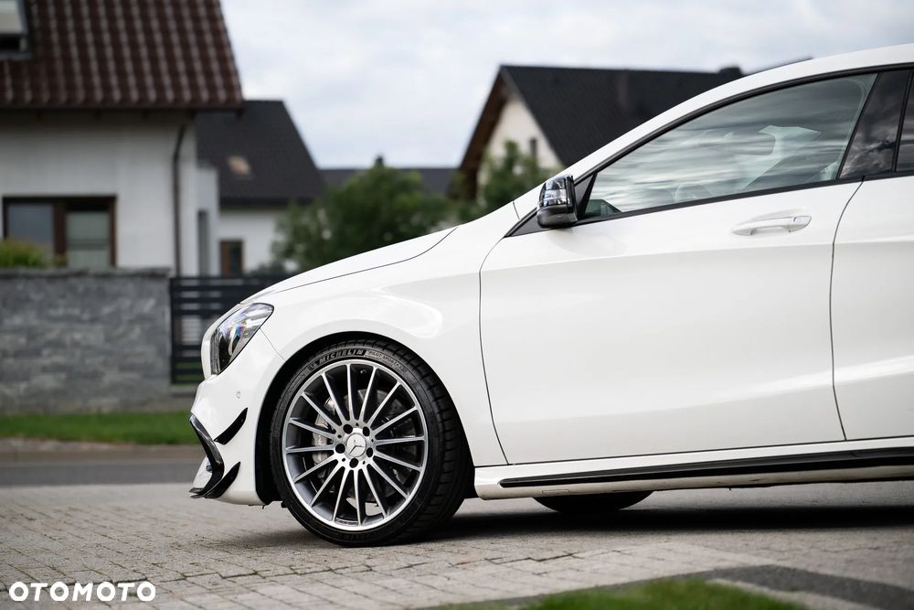 Mercedes-Benz CLA - 15