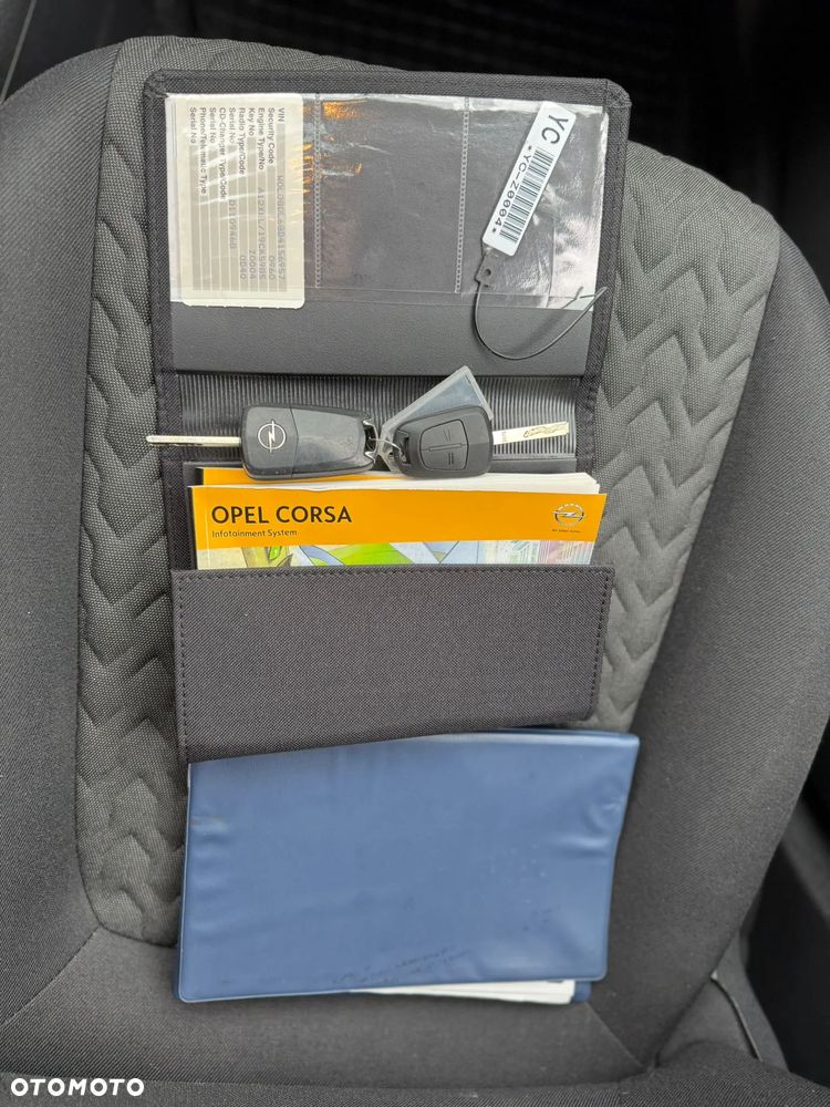 Opel Corsa 1.2 16V Edition / Active - 32