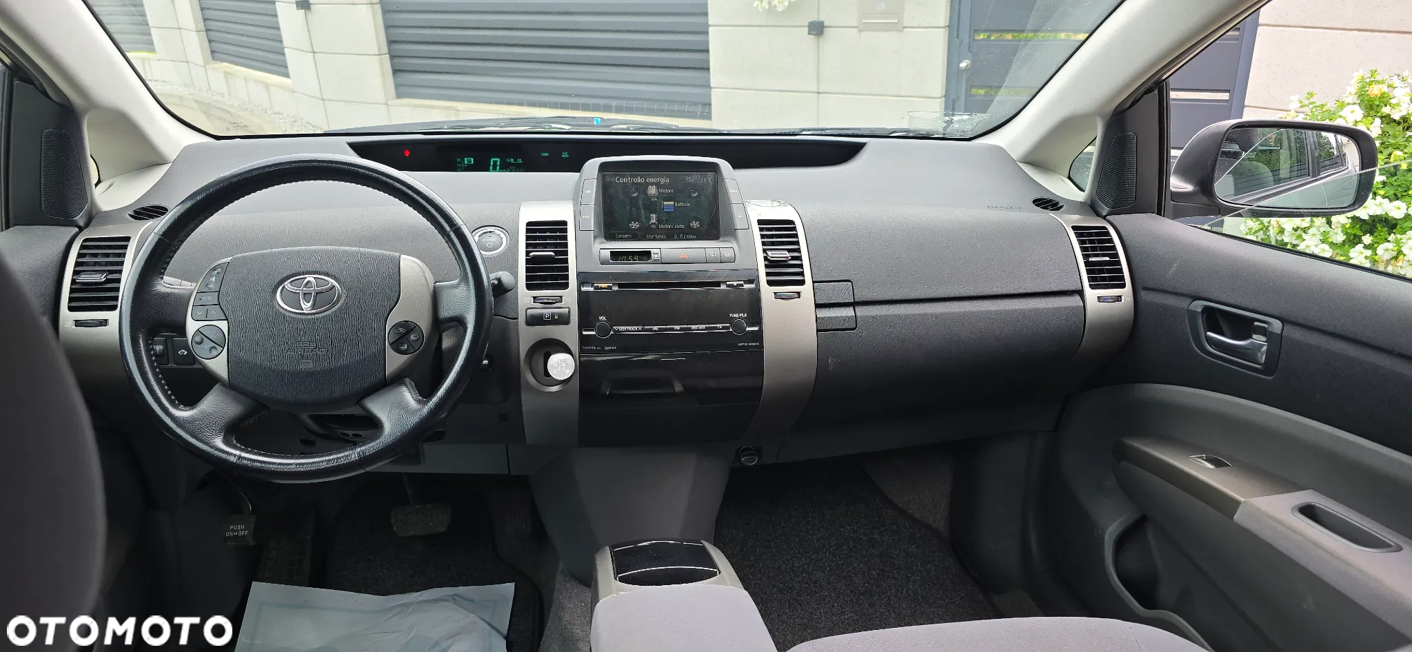Toyota Prius (Hybrid) Comfort - 34