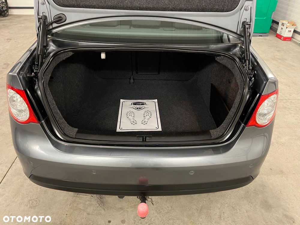 Volkswagen Jetta 1.9 TDI DPF Comfortline - 19