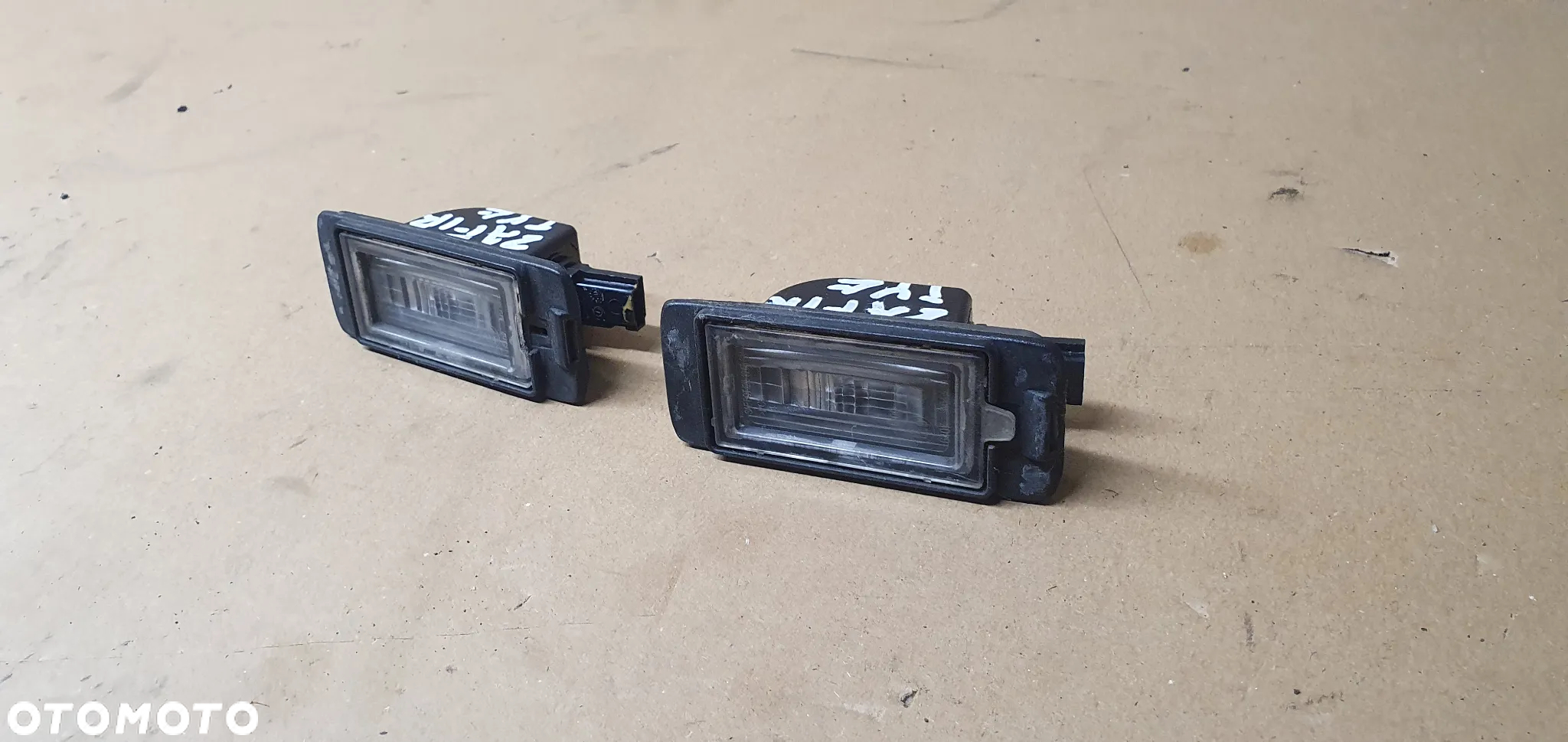 Lampka podświetlenie tablicy rejestracyjnej Opel Zafira C 13578958 - 3