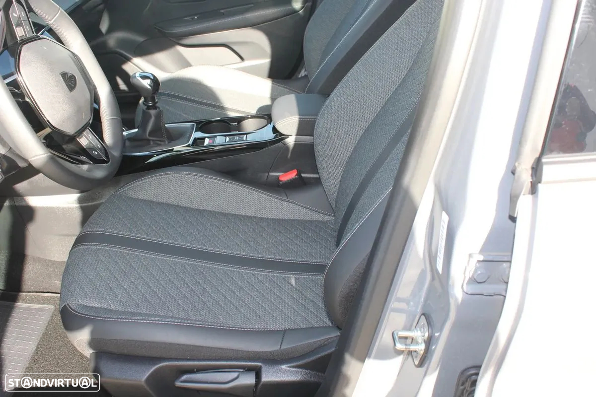 Peugeot 208 1.2 PureTech Allure Pack - 16