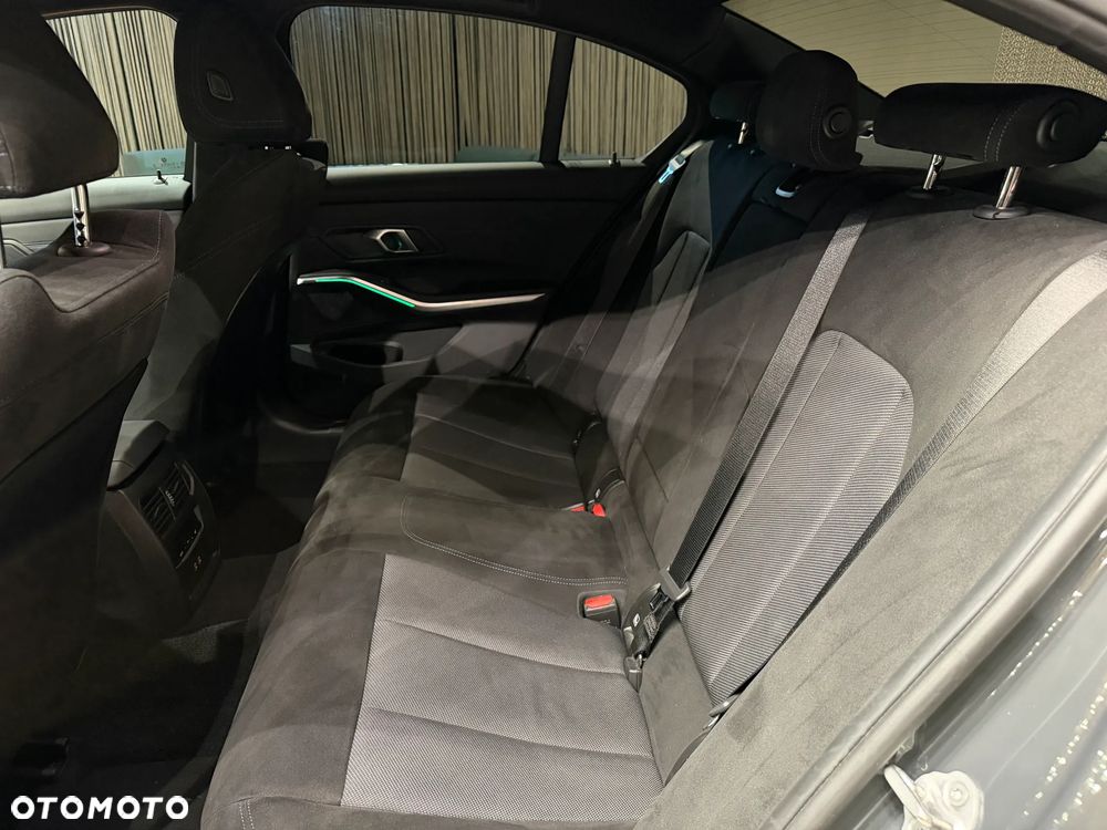 BMW Seria 3 320d xDrive M Sport sport - 15