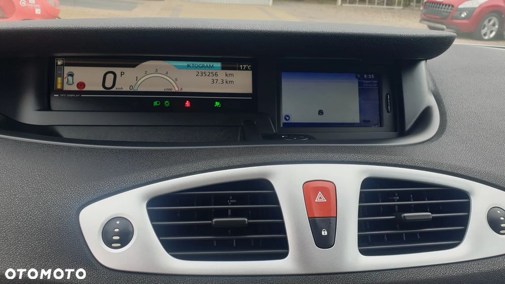 Renault Scenic - 16