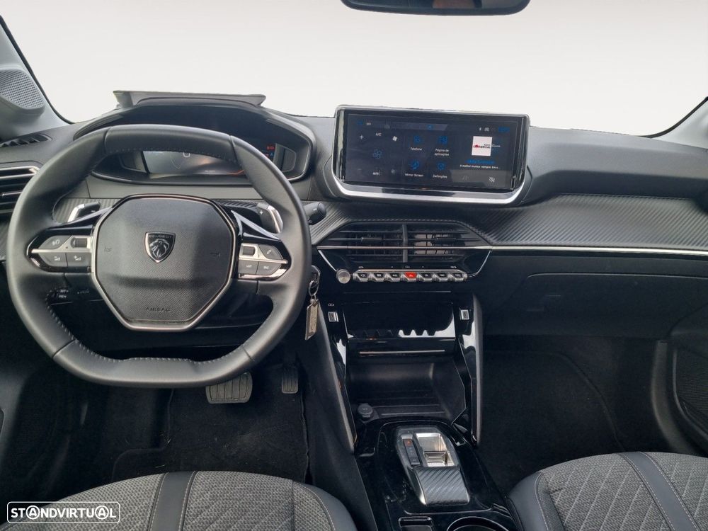 Peugeot 208 - 10