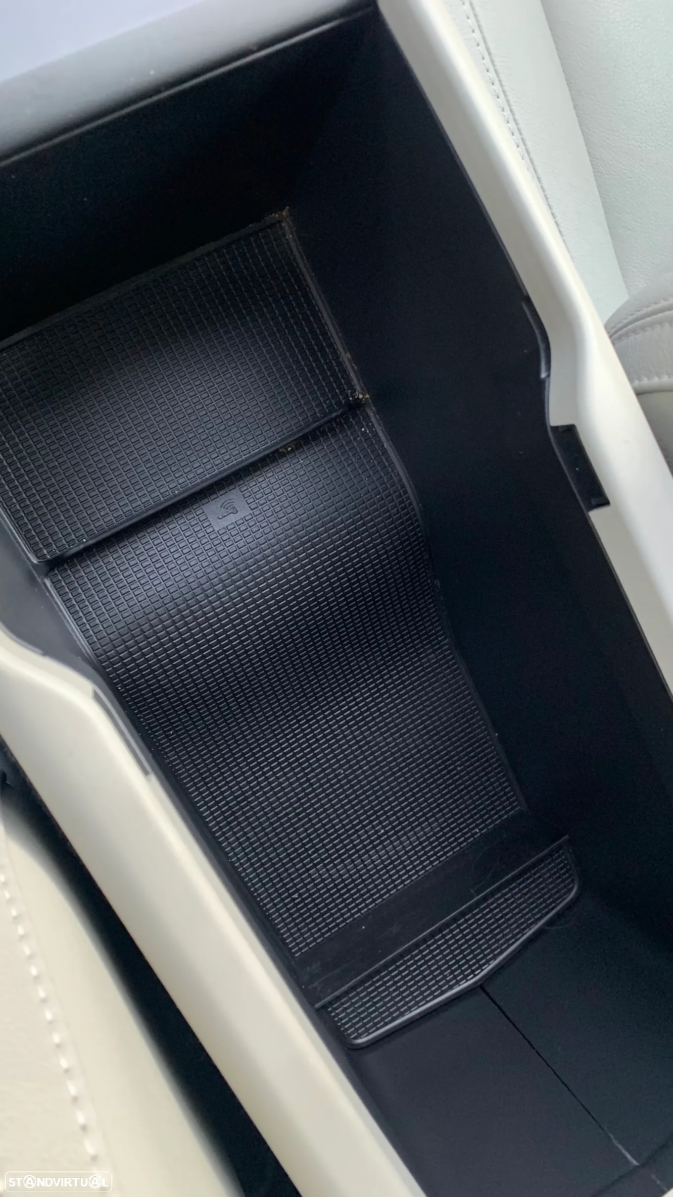 Volvo XC 40 2.0 D3 Momentum Plus Geartronic - 36