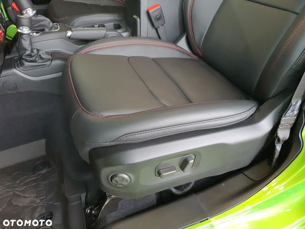 Jeep Wrangler Unlimited GME 2.0 Turbo Rubicon - 12