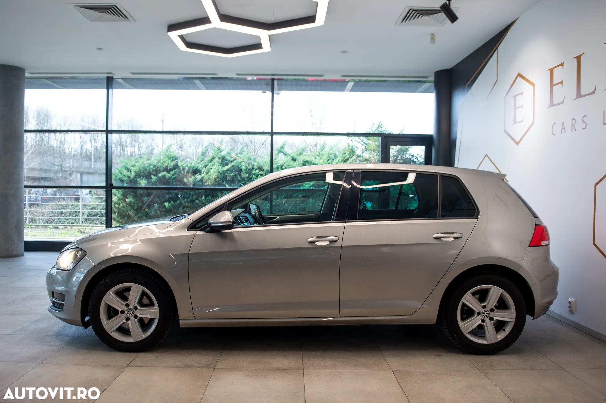 Volkswagen Golf 2.0 TDI DSG BMT Comfortline - 4