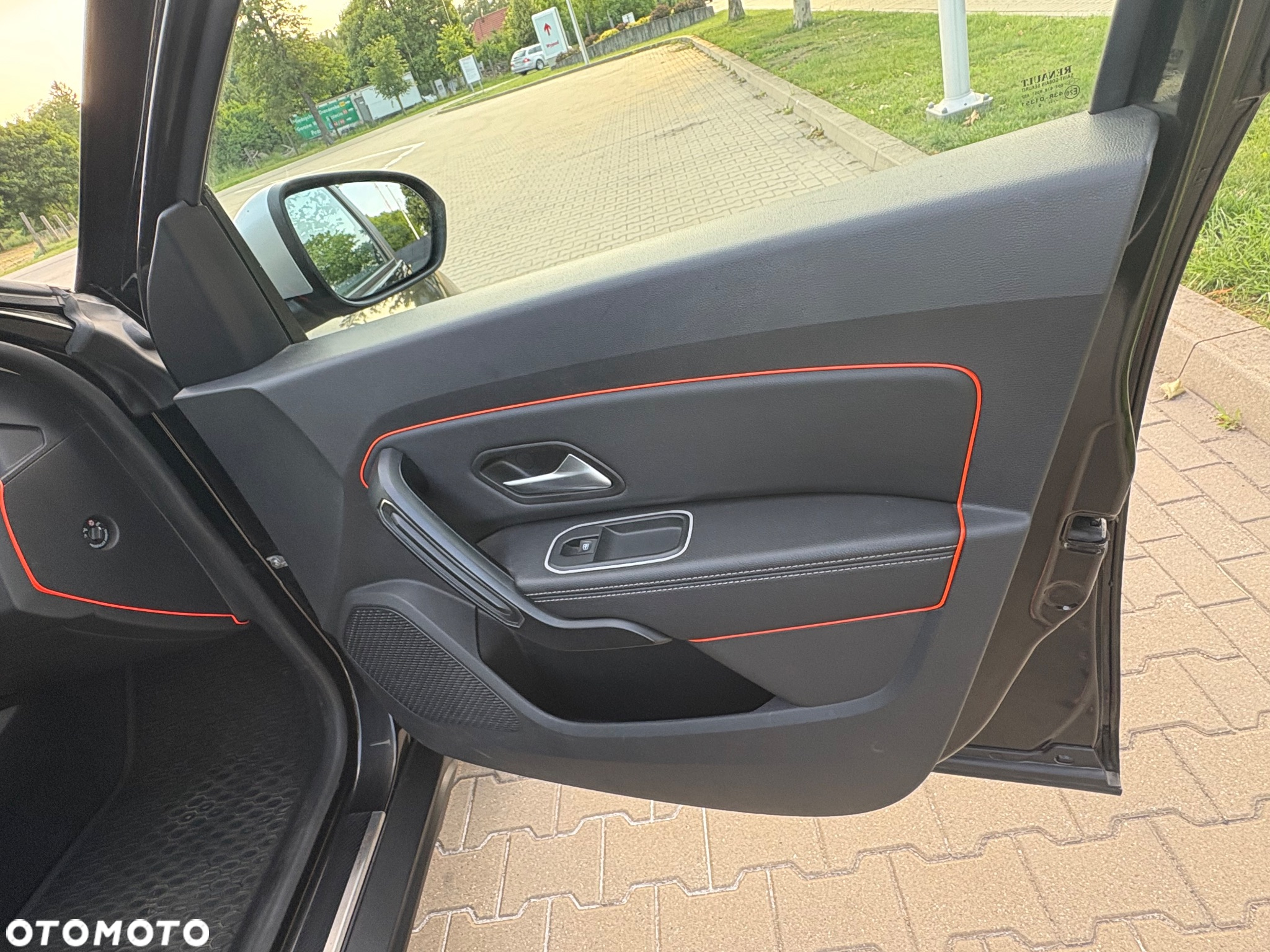 Dacia Duster 1.6 SCe Ambiance S&S - 7