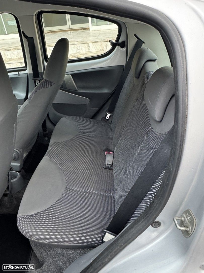 Peugeot 107 1.0 Trendy - 13