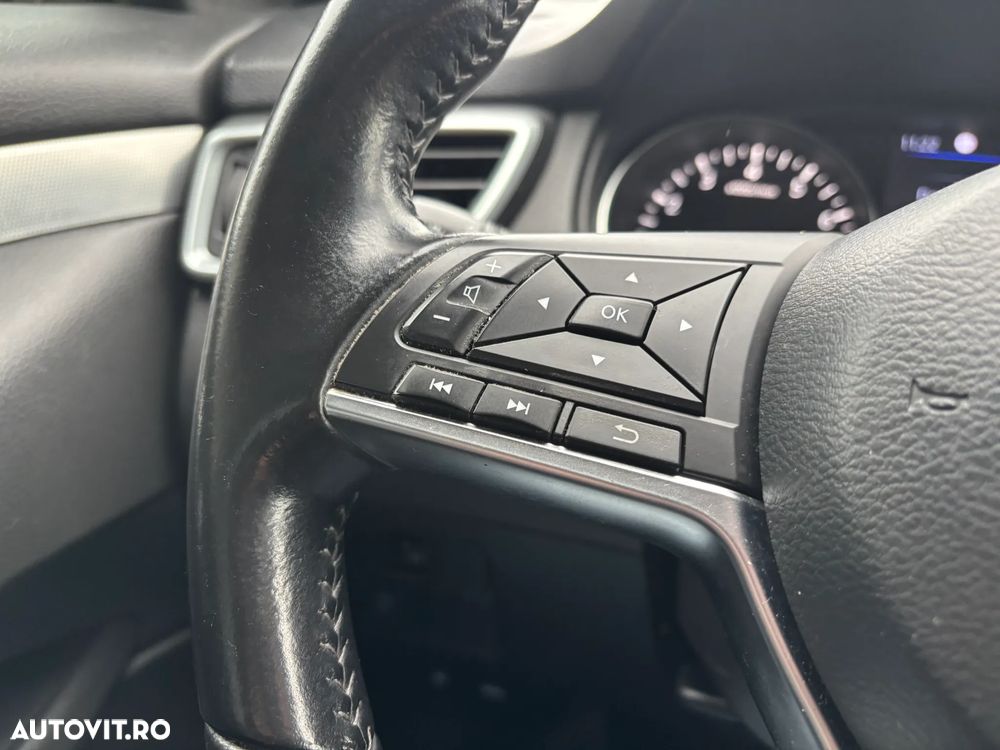Nissan Qashqai 1.3 DIG-T N-CONNECTA - 23