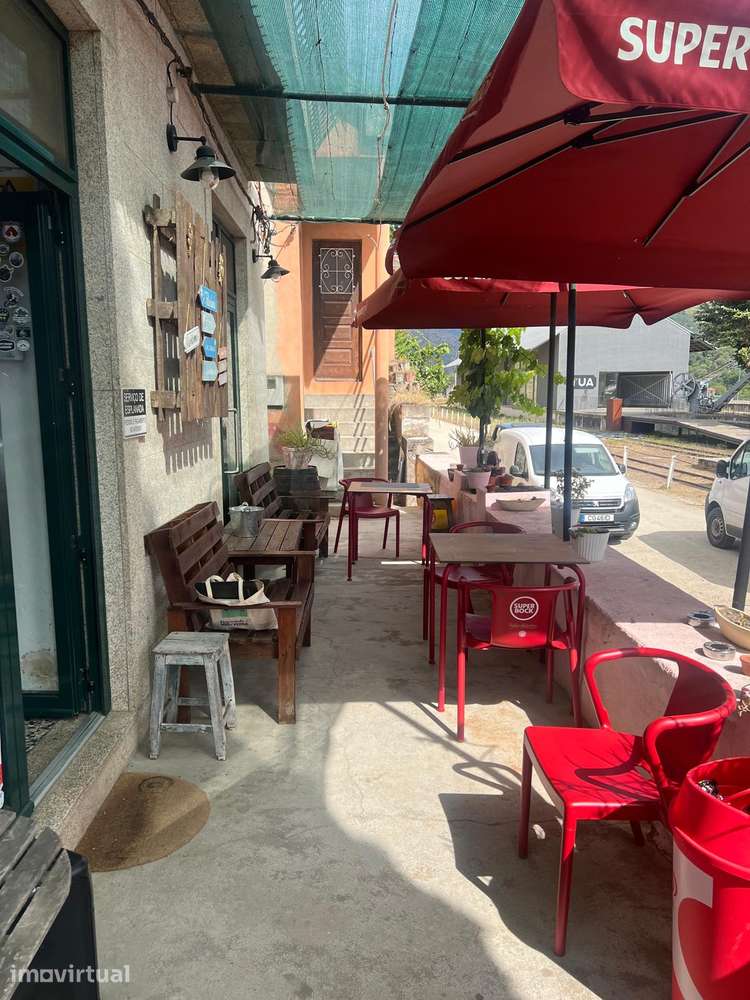 Moradia T6 com bar restaurante a funcionar no R/C em  Foz Tua - Grande imagem: 5/26