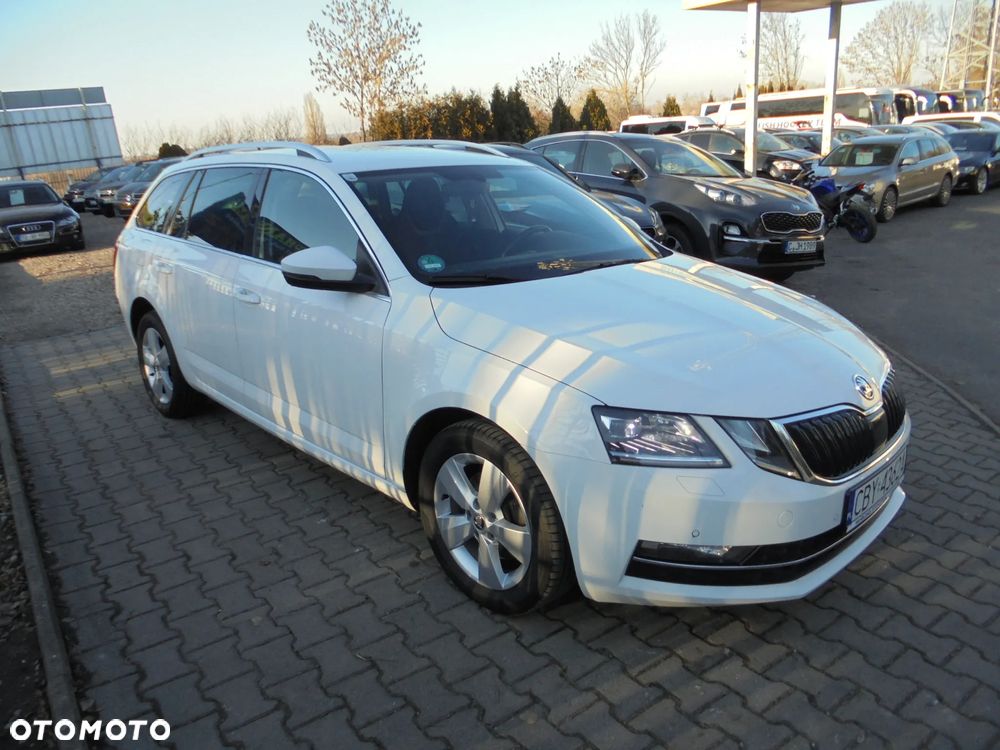 Skoda Octavia 2.0 TDI DSG Ambition - 1