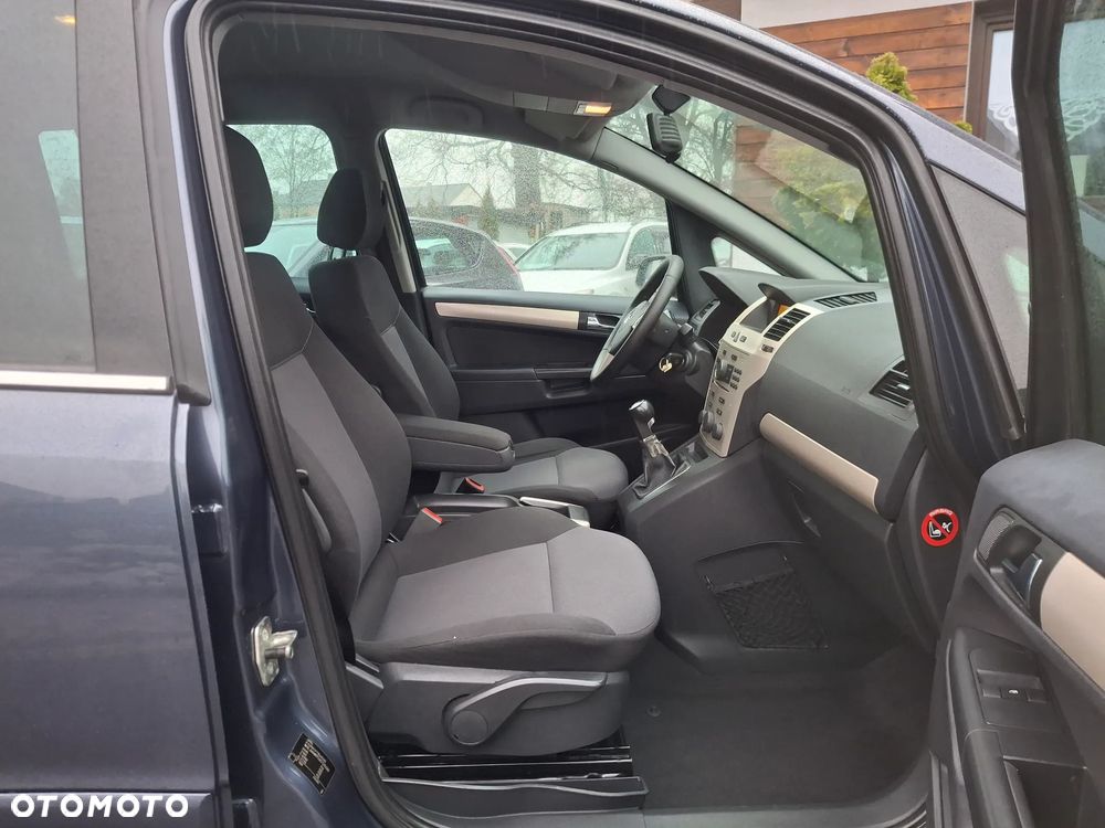 Opel Zafira 1.8 Cosmo EU5 - 27