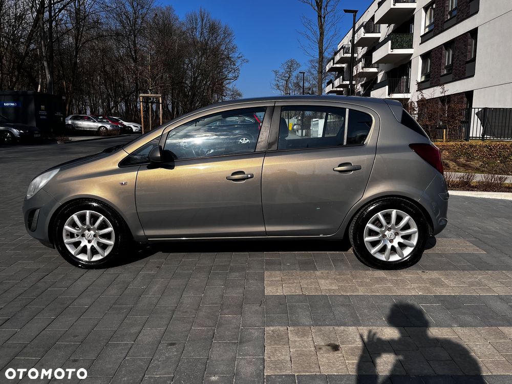 Opel Corsa 1.2 16V Cosmo - 6
