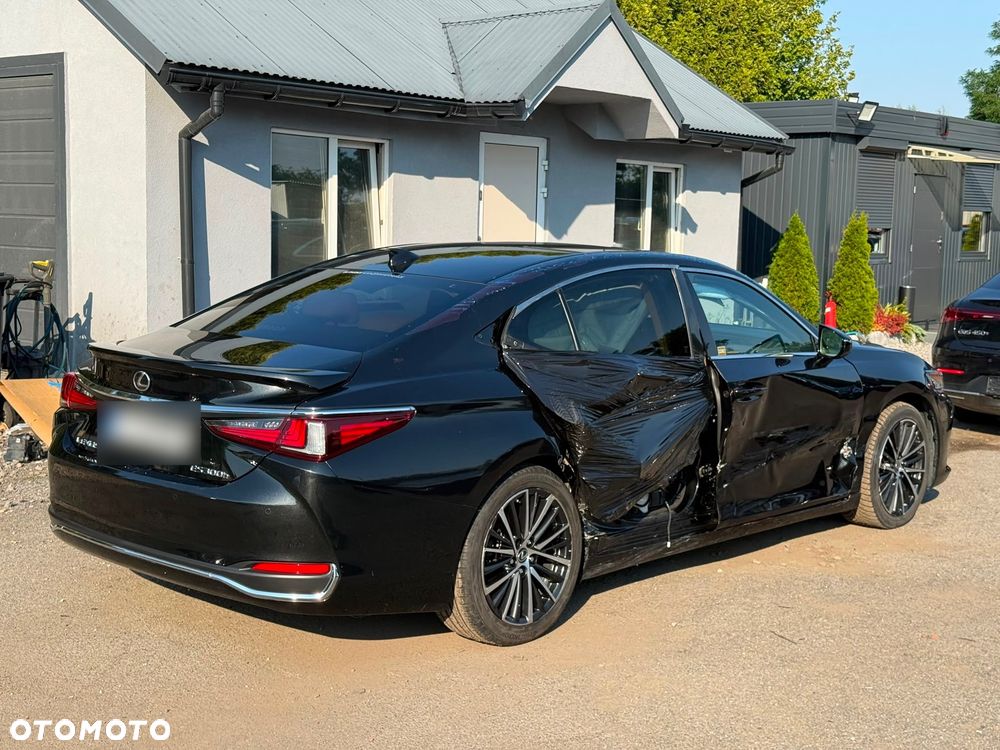 Lexus ES 300h Prestige - 9