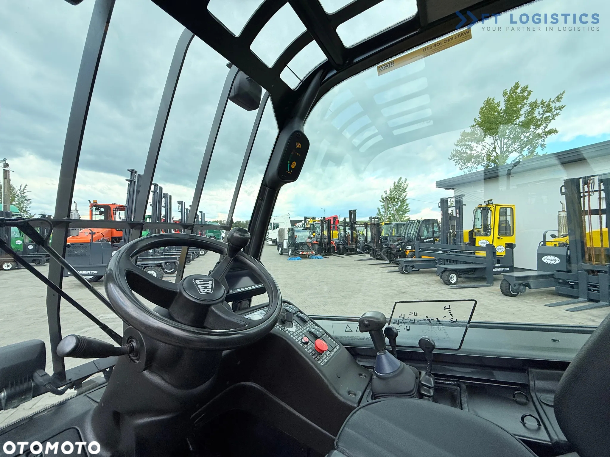 JCB TLT35D / DIESEL / KABINA / NOWE OPONY / 4450MM / TELESKOP - STAN IDEALNY - 17