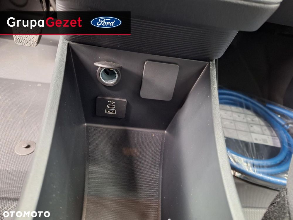 Ford Transit Courier - 11