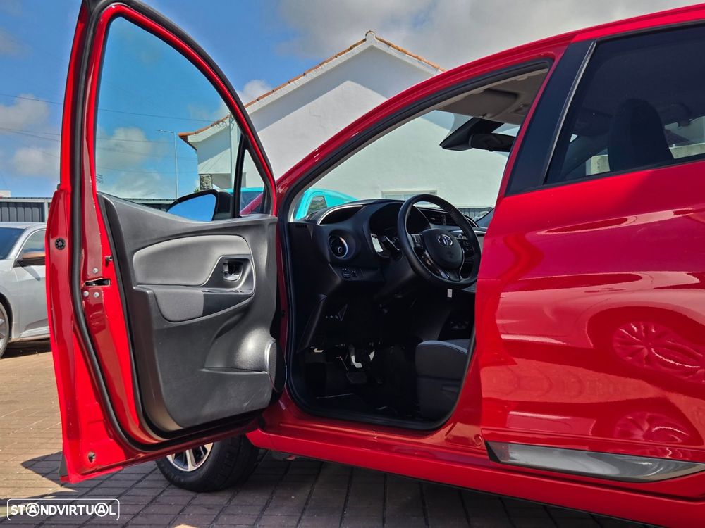 Toyota Yaris 1.5 HSD 20 Anos - 10