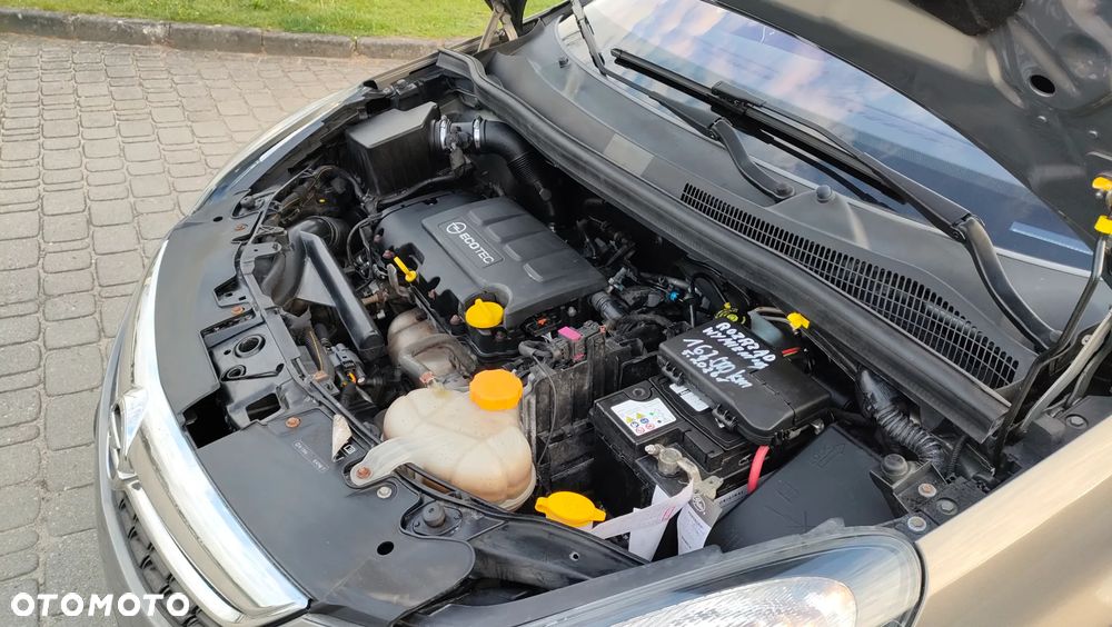 Opel Corsa 1.4 16V Innovation - 26