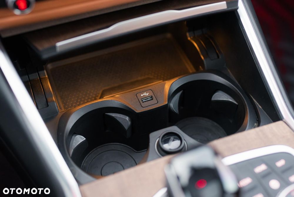 BMW Seria 3 320d Luxury Line - 31