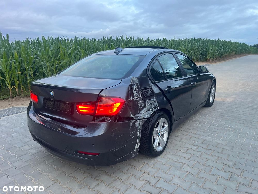 BMW Seria 3 320i Luxury Line - 4