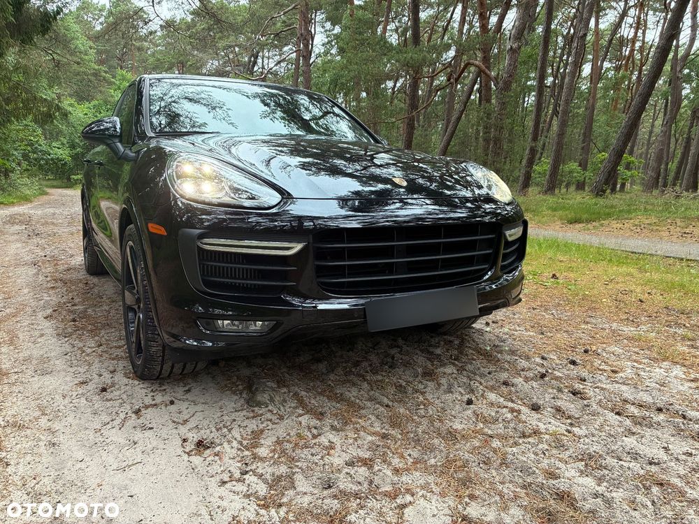 Porsche Cayenne GTS - 1