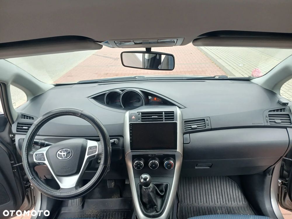 Toyota Verso - 7