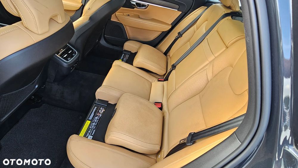 Volvo V90 Cross Country - 10