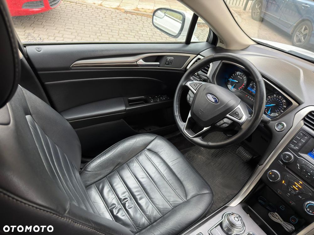Ford Fusion - 7