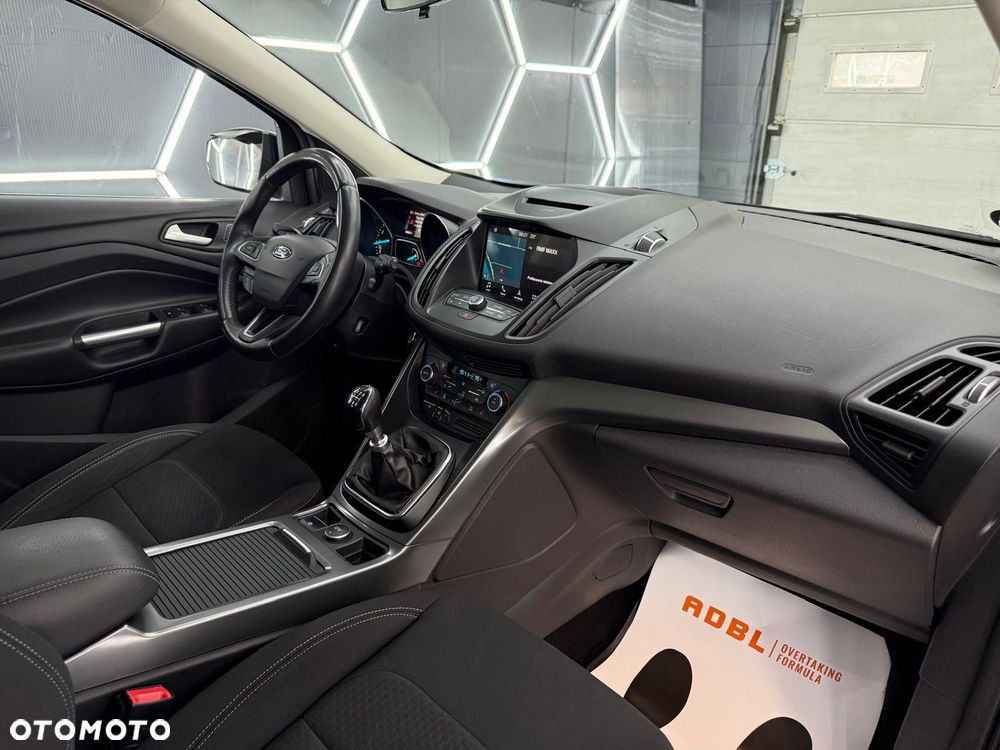 Ford Kuga 1.5 EcoBoost 2x4 Titanium - 31