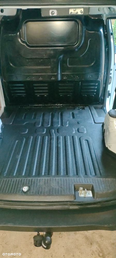 Ford Transit Courier - 7