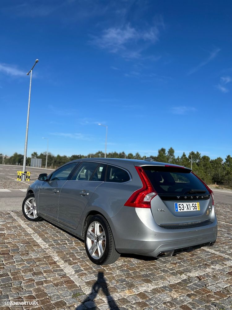 Volvo V60 D6 Plug-In-Hybrid AWD Geartronic Summum - 1