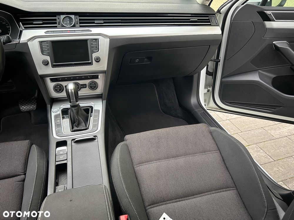 Volkswagen Passat 2.0 TDI (BlueMotion Technology) DSG Highline - 18