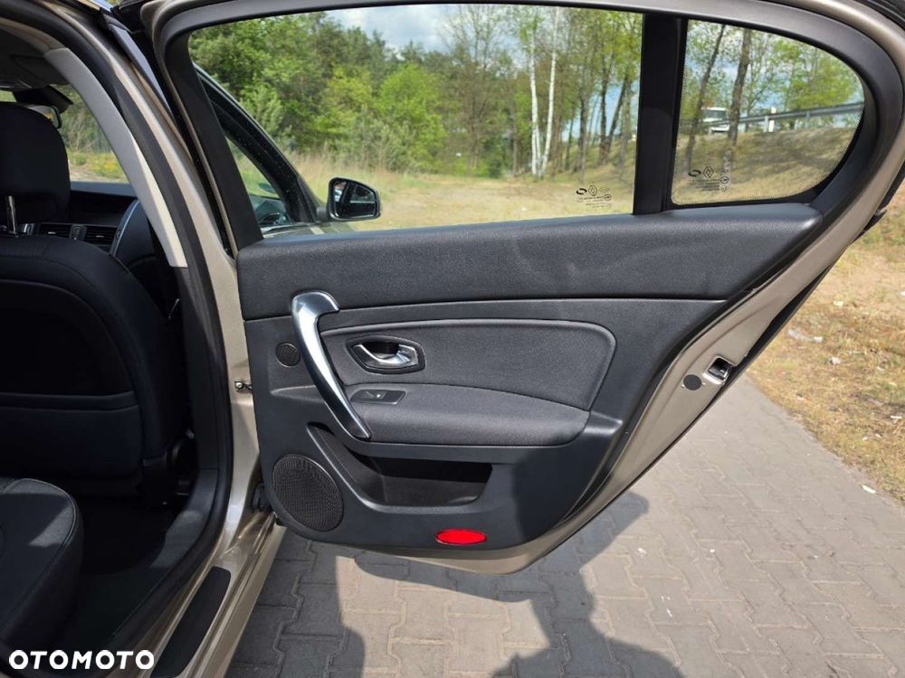 Renault Latitude - 14