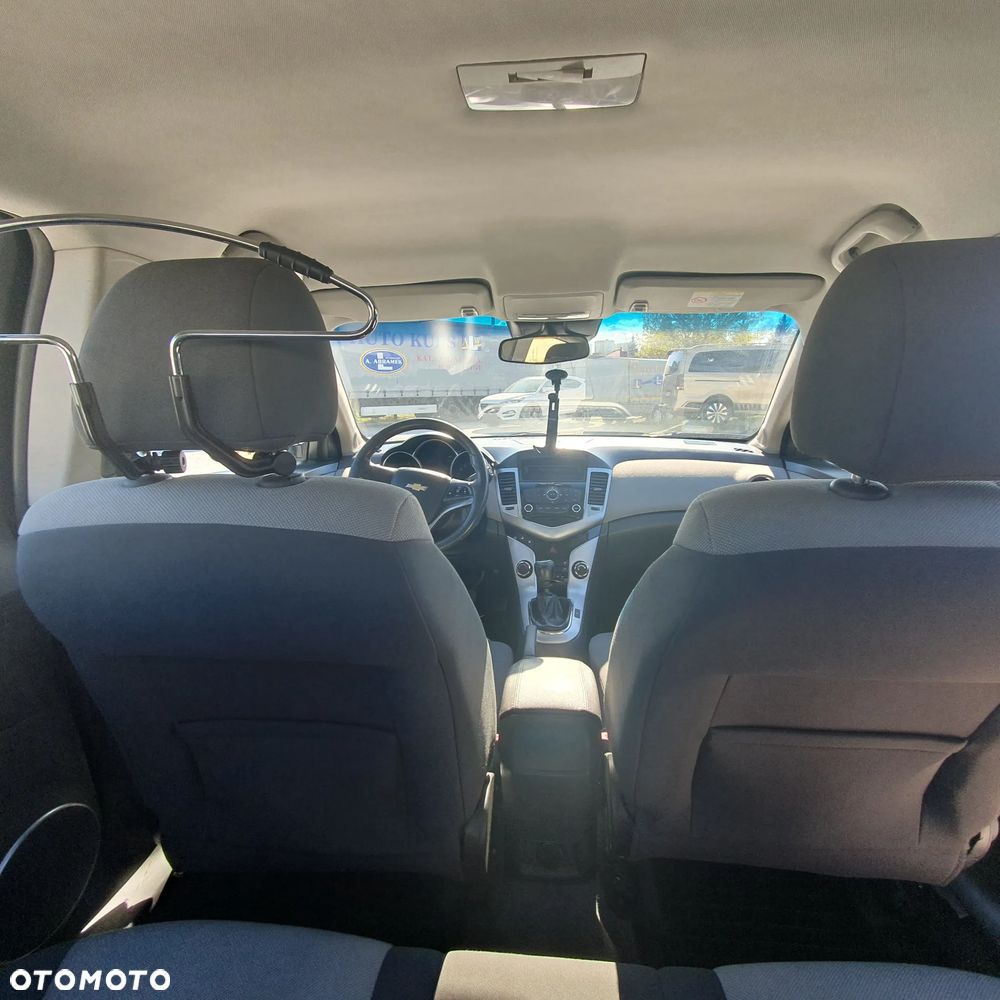 Chevrolet Cruze 1.6 LS - 8