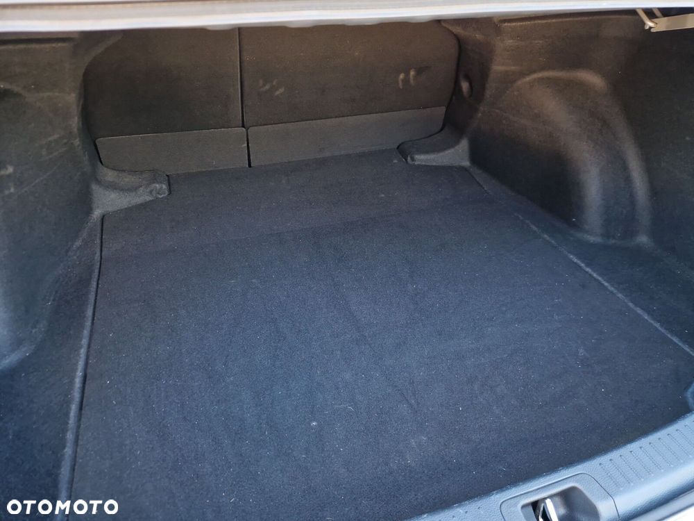 Toyota Corolla - 13
