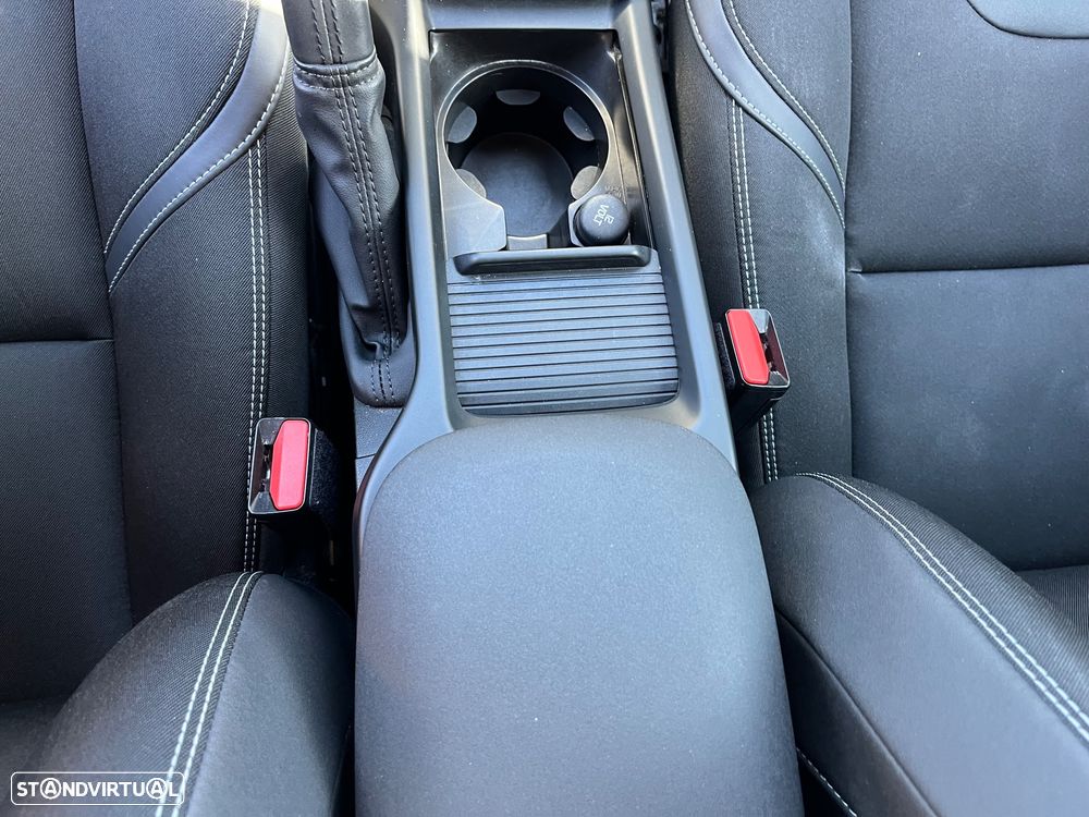 Volvo V40 2.0 D3 Momentum - 31