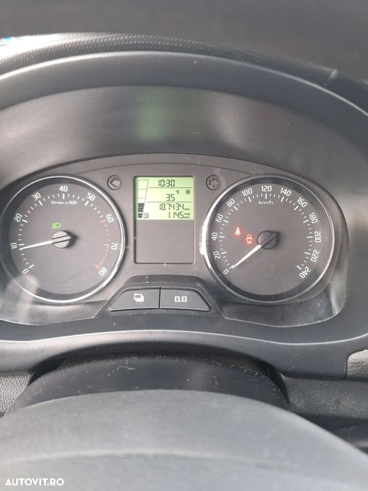 Skoda Fabia 1.2 HTP Ambiente - 12