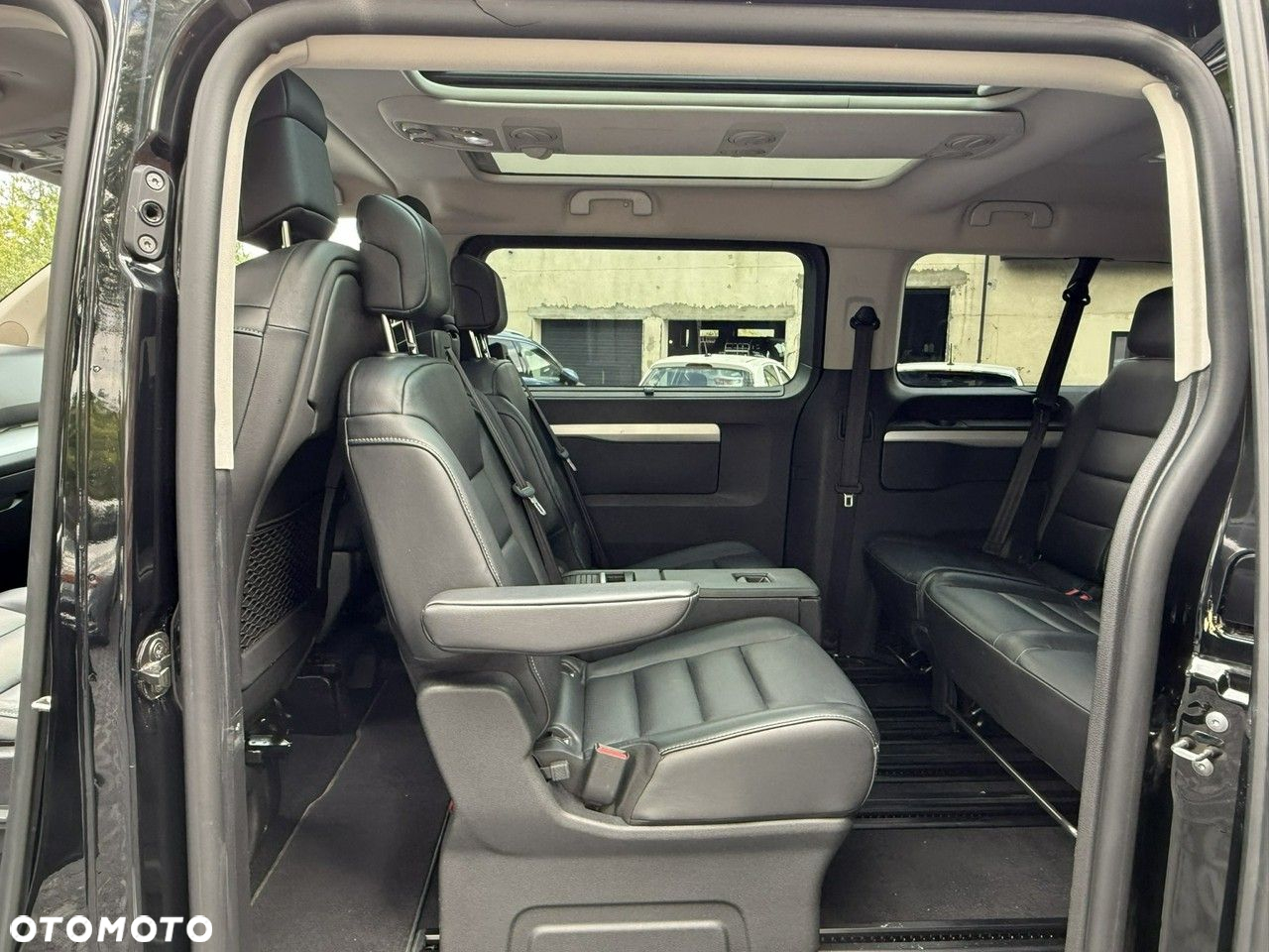 Peugeot Traveller - 17