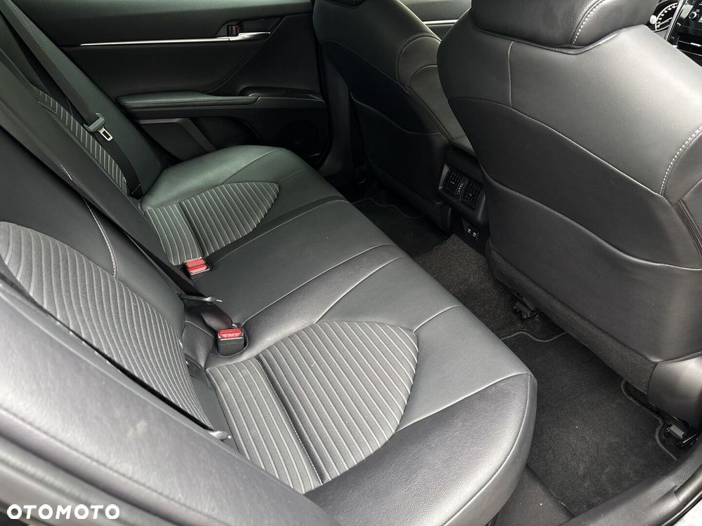 Toyota Camry 2.5 Hybrid Prestige CVT - 22