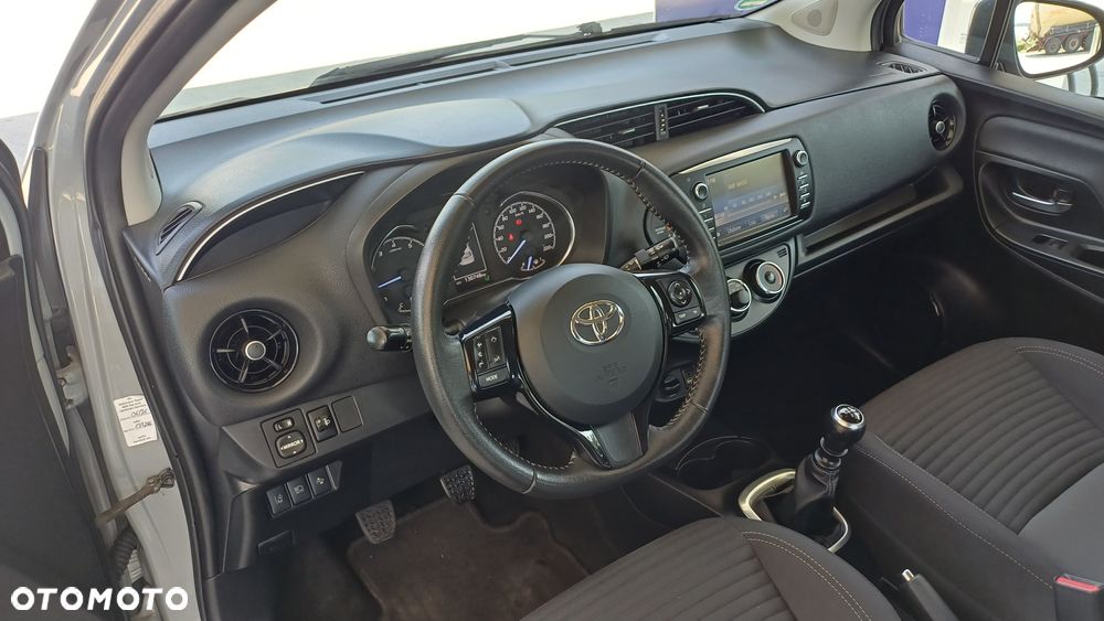 Toyota Yaris 1.5 Premium - 9